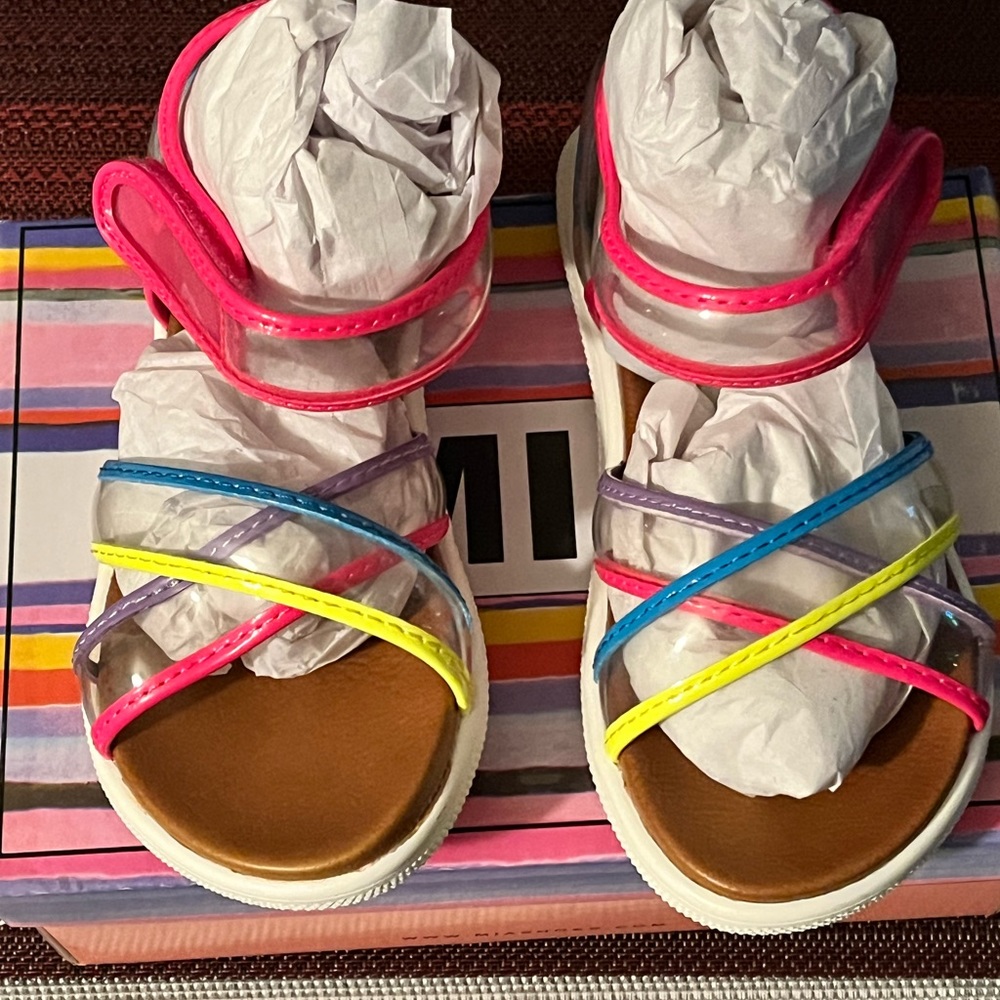 MIA GIRL LITTLE ELIS RAINBOW COLOR TRANSPARENT GRIP-TAPE SANDALS.